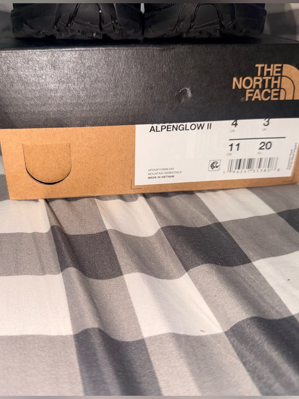 The North Face Alpenglow II Kids Black Boots